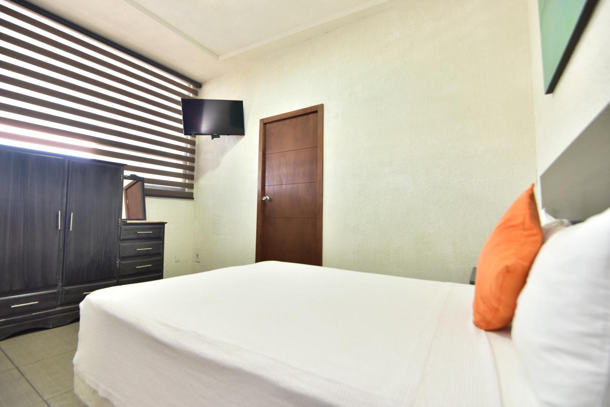 Hotel La Perla Torreón Exterior foto